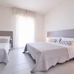 ホテル Hotel Ambasciatori Beach Front Breakfast E Brunch Xxl Fino Alle 12 30