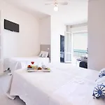 ホテル Hotel Ambasciatori Beach Front Breakfast E Brunch Xxl Fino Alle 12 30 3*