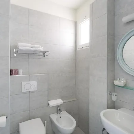 Hotel Ambasciatori - Front -breakfast Xxl & Brunch Until 12 30pm