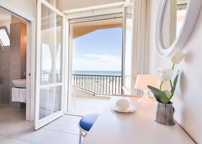 Ambasciatori - Front -breakfast Xxl & Brunch Until 12 30pm Hotel