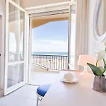 Ambasciatori - Front -breakfast Xxl & Brunch Until 12 30pm Hotell