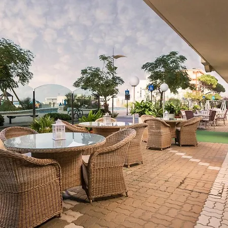 Hotel Ambasciatori Beach Front Breakfast E Brunch Xxl Fino Alle 12 30