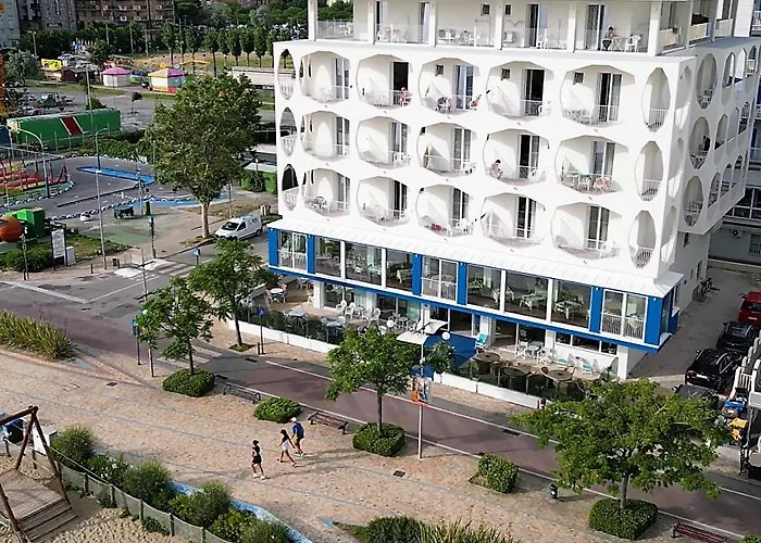 Ambasciatori - Davanti A Noi Solo Il Mare Hotel Misano Adriatico