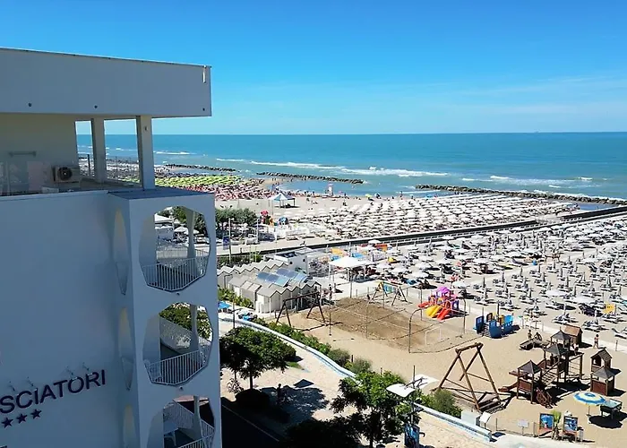 Hotel Ambasciatori - Davanti A Noi Solo Il Mare