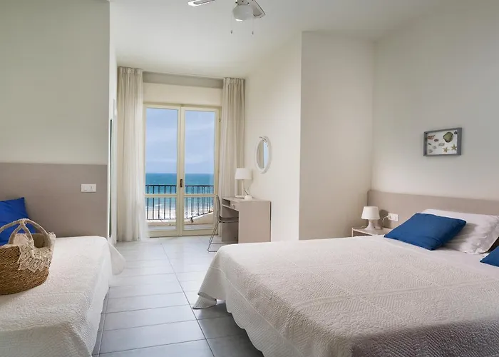 Ambasciatori - Davanti A Noi Solo Il Mare 3*